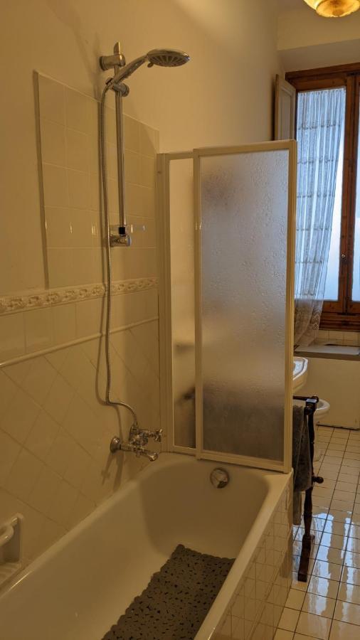 Double Bedroom In Beautiful 30'S Style Apartment Firenze Eksteriør billede