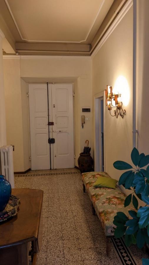Double Bedroom In Beautiful 30'S Style Apartment Firenze Eksteriør billede